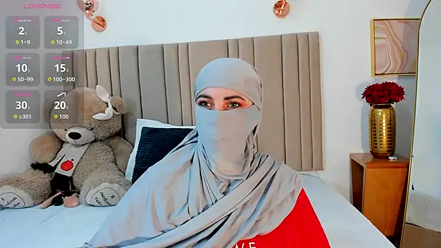 Snapshot of najwa__ chatting on 12-23-25, 04:32 najwa online show from 12-23-25, 04:32