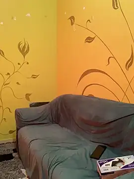 Snapshot of YayeeShow chatting on 09-25-25, 10:19 YayeeShow online show from 09-25-25, 10:19