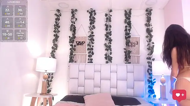 Snapshot of Coralgh_ chatting on 09-15-25, 12:27 Coralgh online show from 09-15-25, 12:27