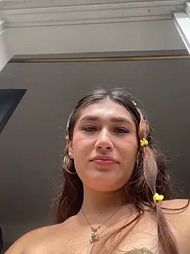 Isa Villamarin online show from 09-16-25, 02:40