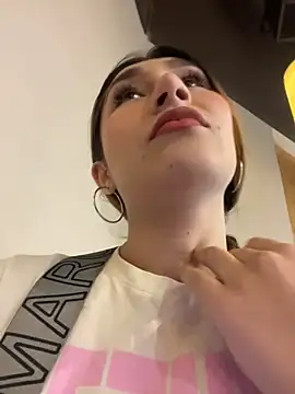 Isa Villamarin online show from 10-15-25, 02:39