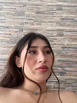 Isa Villamarin online show from 10-20-25, 02:39