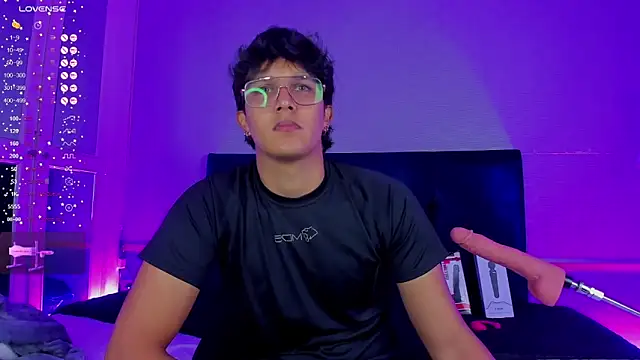 Snapshot of Leo_Savage_ chatting on 11-03-25, 03:41 Leo Savage online show from 11-03-25, 03:41