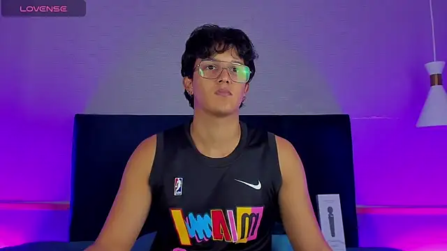 Snapshot of Leo_Savage_ chatting on 11-05-25, 03:39 Leo Savage online show from 11-05-25, 03:39