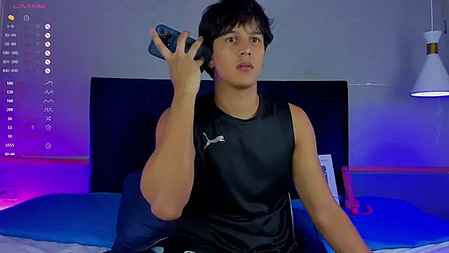 Snapshot of Leo_Savage_ chatting on 11-07-25, 04:01 Leo Savage online show from 11-07-25, 04:01