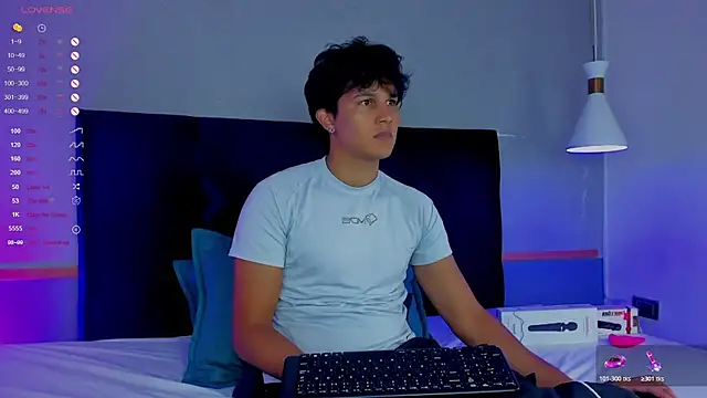 Snapshot of Leo_Savage_ chatting on 11-10-25, 03:49 Leo Savage online show from 11-10-25, 03:49