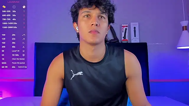 Snapshot of Leo_Savage_ chatting on 11-21-25, 03:27 Leo Savage online show from 11-21-25, 03:27