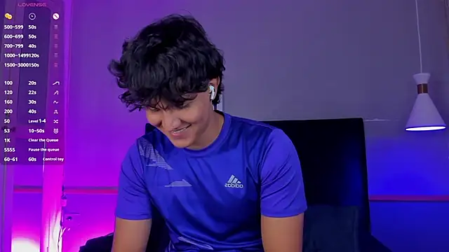 Snapshot of Leo_Savage_ chatting on 11-25-25, 03:50 Leo Savage online show from 11-25-25, 03:50