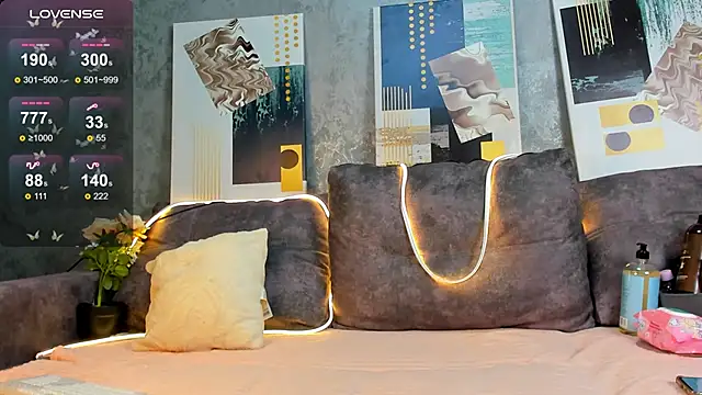 Snapshot of SlyFoxTales_ chatting on 11-28-25, 07:38 SlyFoxTales online show from 11-28-25, 07:38