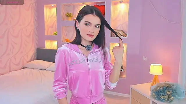 Snapshot of TeriRipka chatting on 11-26-25, 07:04 TeriRipka online show from 11-26-25, 07:04