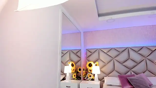 dafnne hall online show from 10-09-25, 04:21