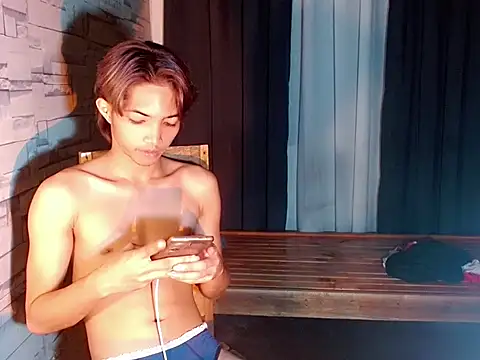 Snapshot of addicted_to_alex chatting on 01-11-26, 01:05 addicted to alex online show from 01-11-26, 01:05