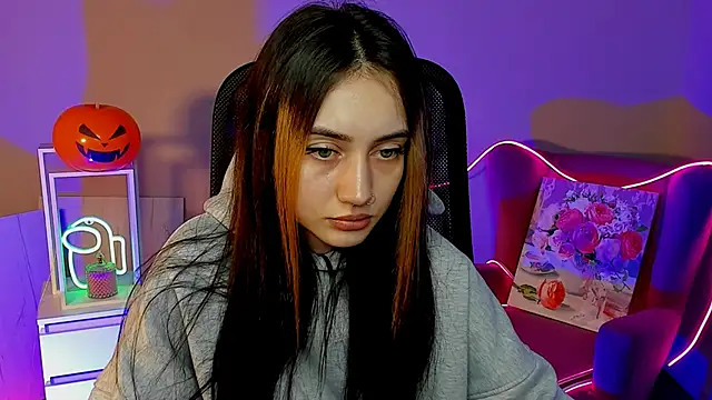 olivianorton online show from 10-27-25, 03:38