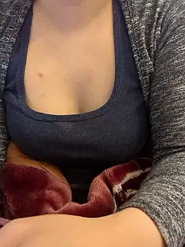 Snapshot of by5m chatting on 01-11-26, 12:26 by5m online show from 01-11-26, 12:26