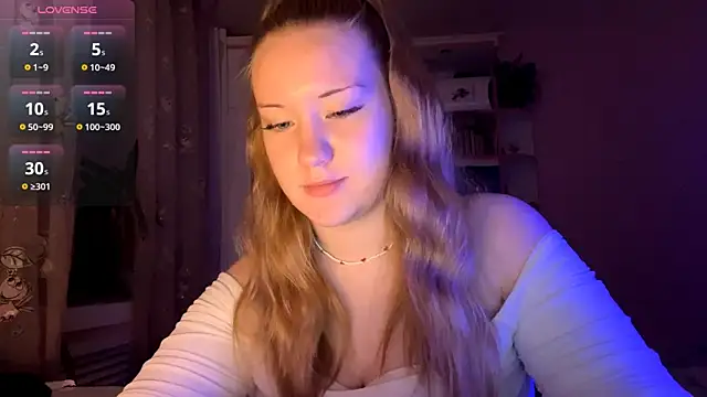 Snapshot of PandaFluff chatting on 09-16-25, 05:25 PandaFluff online show from 09-16-25, 05:25
