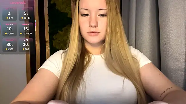 PandaFluff online show from 10-28-25, 04:42