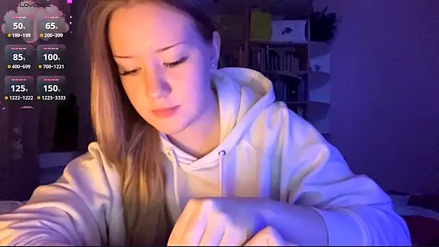 Snapshot of PandaFluff chatting on 02-15-26, 06:59 PandaFluff online show from 02-15-26, 06:59