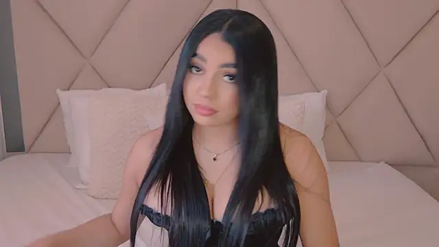 CharlotteeBrownn online show from 06-19-26, 06:34