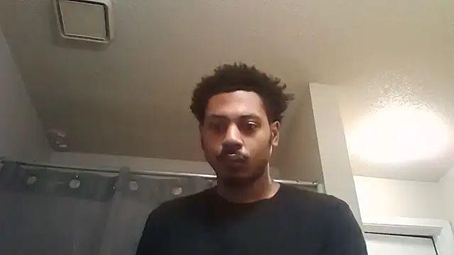 Snapshot of Yungandhungd chatting on 09-30-25, 01:05 Yungandhungd online show from 09-30-25, 01:05