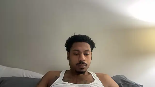 Snapshot of Yungandhungd chatting on 02-11-26, 07:19 Yungandhungd online show from 02-11-26, 07:19