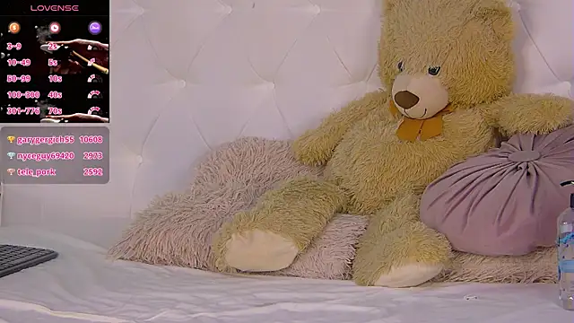 IsisQueen online show from 10-27-25, 03:16