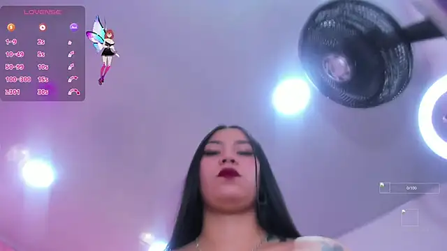  laaura  online show from 10-04-25, 07:23