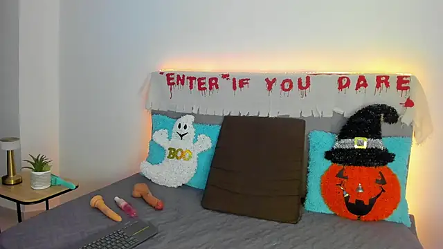 GalaX x online show from 10-31-25, 09:49