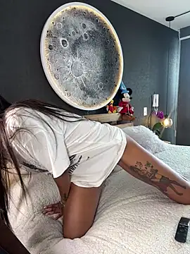 Sarajames online show from 11-11-25, 06:19