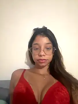 Snapshot of FadaPerigosa chatting on 10-02-25, 04:08 FadaPerigosa online show from 10-02-25, 04:08
