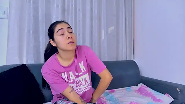 Snapshot of miaftmax chatting on 09-18-25, 02:52 miaftmax online show from 09-18-25, 02:52