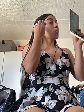 Snapshot of miaftmax chatting on 09-27-25, 04:23 miaftmax online show from 09-27-25, 04:23