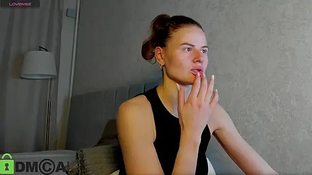 Wanda Gomez online show from 10-16-25, 02:29