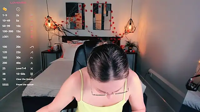 Lexi terele online show from 10-30-25, 06:48