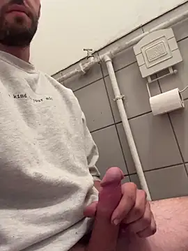 Snapshot of Maximoousse chatting on 09-10-25, 08:25 Maximoousse online show from 09-10-25, 08:25