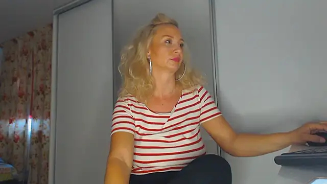 merlyn4 online show from 09-19-25, 09:43