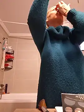 merlyn4 online show from 11-25-25, 07:41