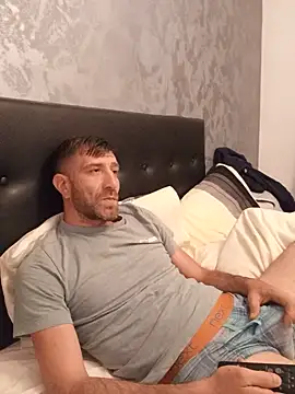 Snapshot of Alexdaniel89 chatting on 05-17-26, 07:21 Alexdaniel89 online show from 05-17-26, 07:21