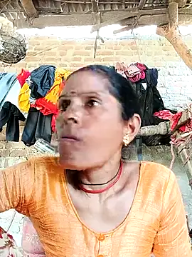 Snapshot of Suhana_pandit chatting on 09-10-25, 10:15 Suhana pandit online show from 09-10-25, 10:15