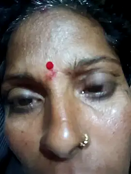 Snapshot of Suhana_pandit chatting on 10-28-25, 08:33 Suhana pandit online show from 10-28-25, 08:33