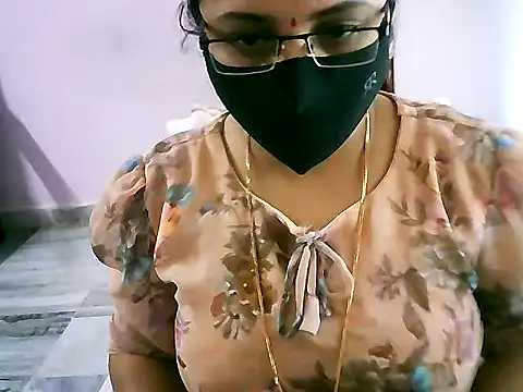 Snapshot of jannu6482 chatting on 10-05-25, 08:23 jannu6482 online show from 10-05-25, 08:23