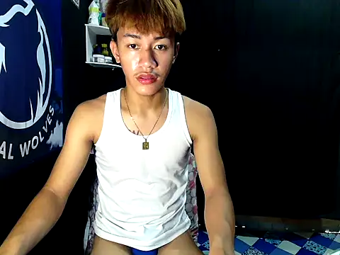 Snapshot of naughtyboyloy_0 chatting on 10-16-25, 05:41 naughtyboyloy 0 online show from 10-16-25, 05:41