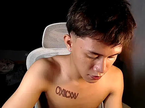 naughtyboyloy 0 online show from 02-10-26, 05:28