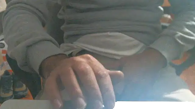 Snapshot of adoroleporke chatting on 11-10-25, 06:51 adoroleporke online show from 11-10-25, 06:51