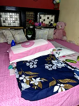 Snapshot of PRIYA_22 chatting on 09-08-25, 08:08 PRIYA 22 online show from 09-08-25, 08:08