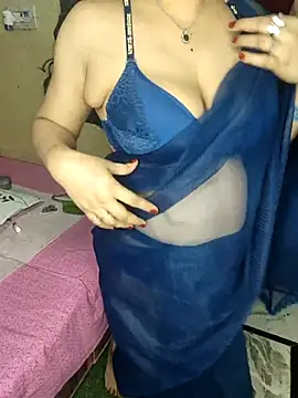 Snapshot of PRIYA_22 chatting on 09-09-25, 07:35 PRIYA 22 online show from 09-09-25, 07:35