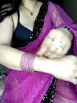Snapshot of PRIYA_22 chatting on 09-12-25, 06:30 PRIYA 22 online show from 09-12-25, 06:30
