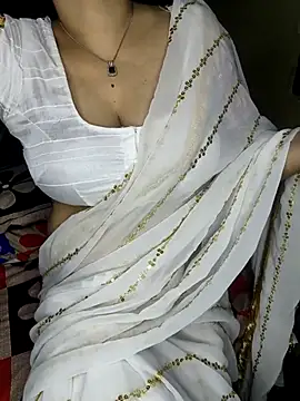 Snapshot of PRIYA_22 chatting on 09-16-25, 05:47 PRIYA 22 online show from 09-16-25, 05:47