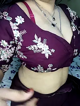 Snapshot of PRIYA_22 chatting on 10-07-25, 04:53 PRIYA 22 online show from 10-07-25, 04:53