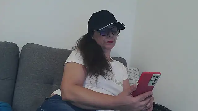 JIAA-WOO online show from 09-14-25, 01:54