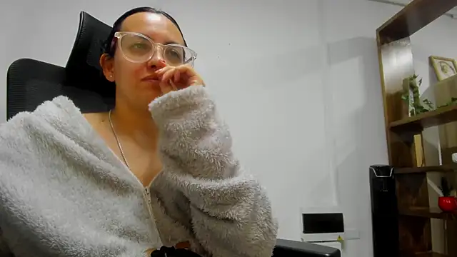 Snapshot of dalila_macherano1 chatting on 10-14-25, 07:53 dalila macherano1 online show from 10-14-25, 07:53